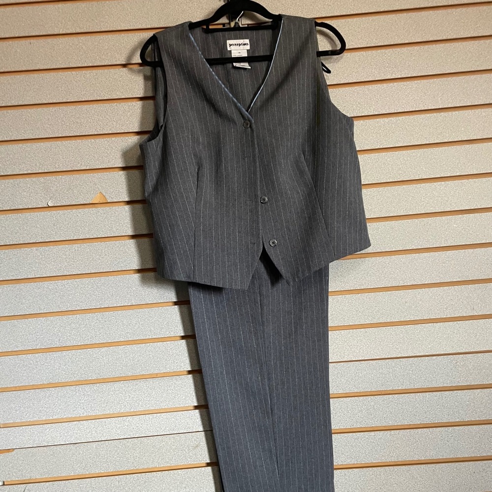 Perceptions Womens Grey Pinstripe 2 Piece Vest and Pants Suit Set Size 14